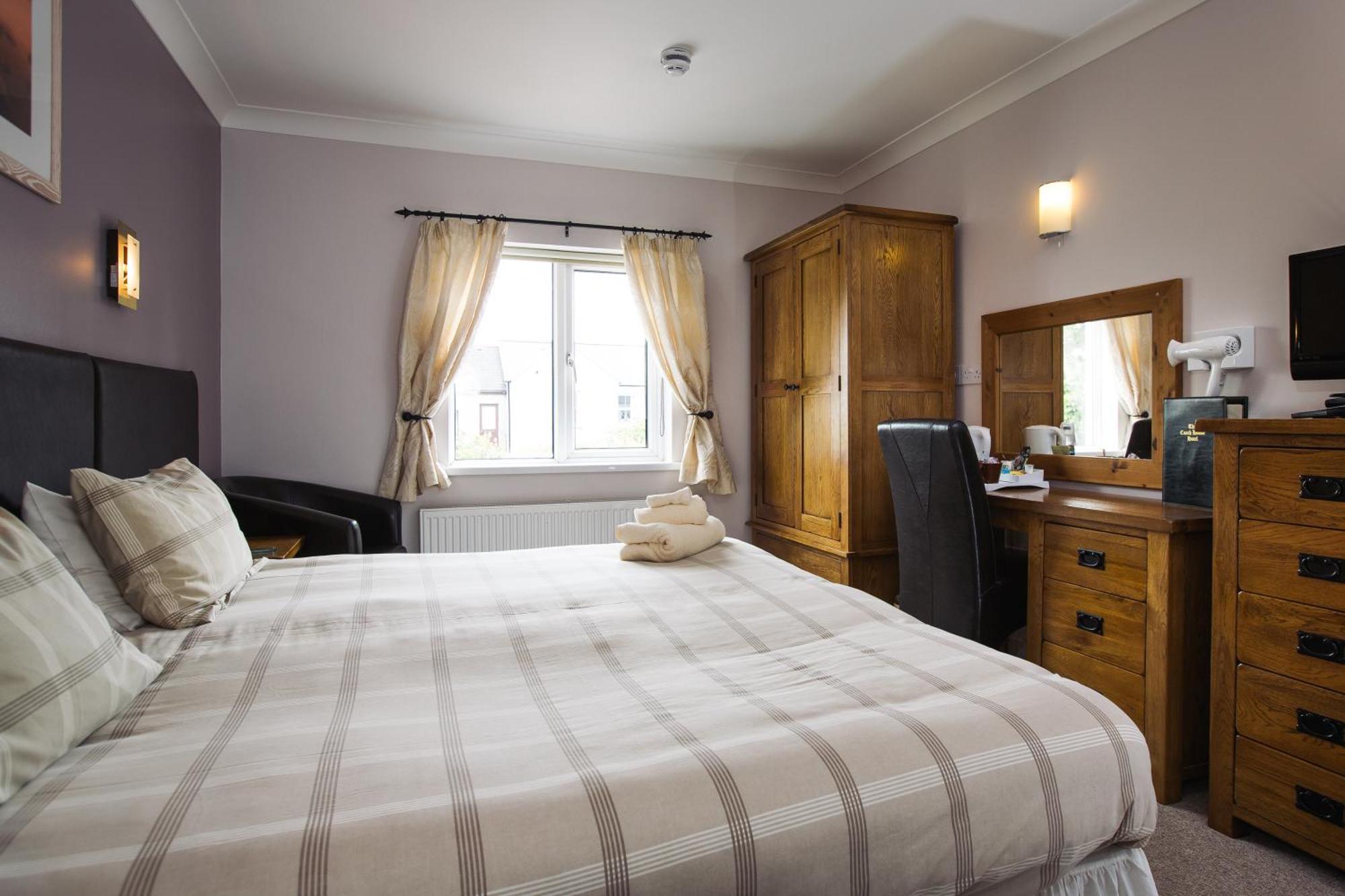 The Coach House Hotel Pembroke Exterior photo