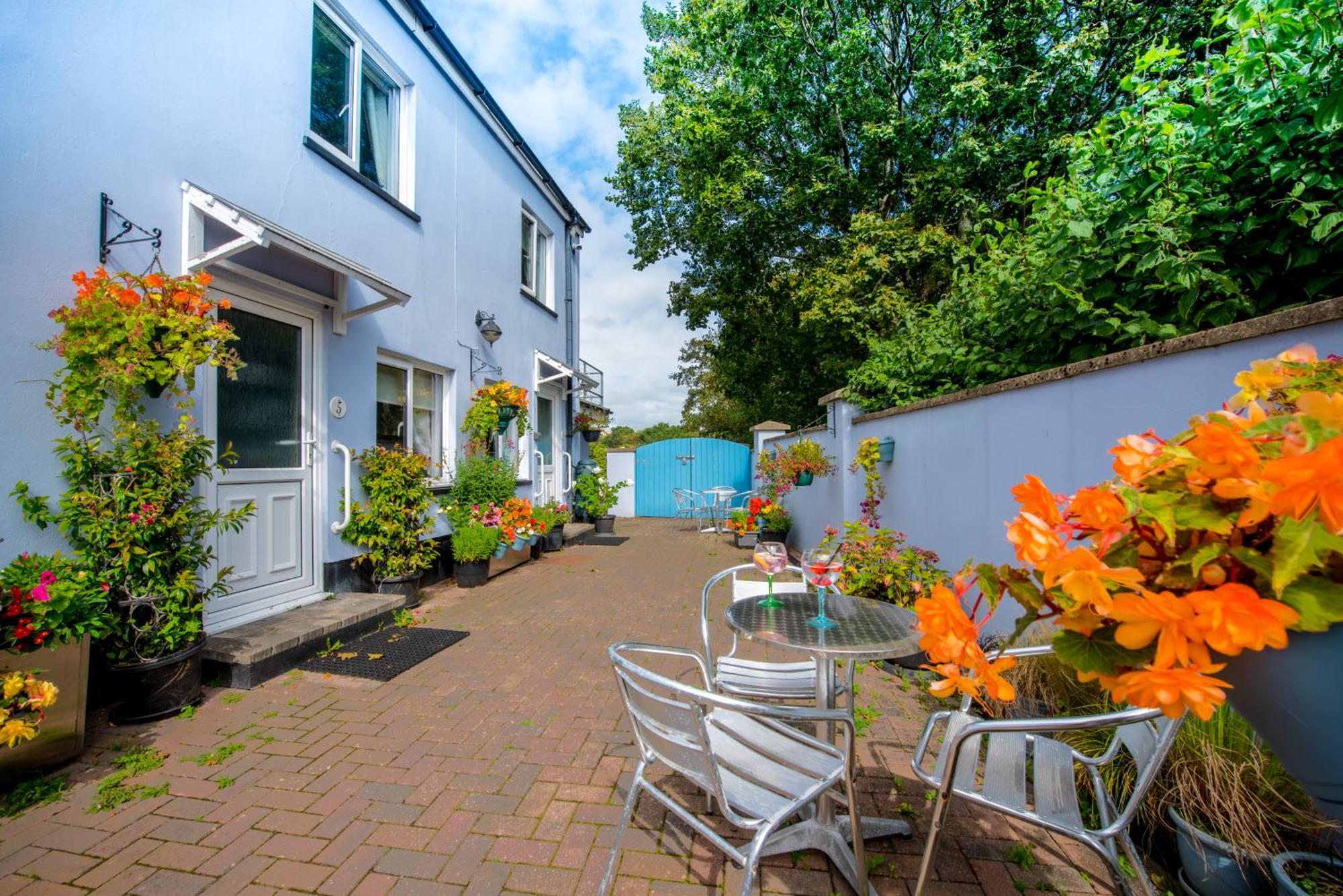 The Coach House Hotel Pembroke Exterior photo